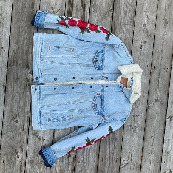 Sherpa Lined Levis Denim Rose Jean Jacket Large - Picture 3 of 11